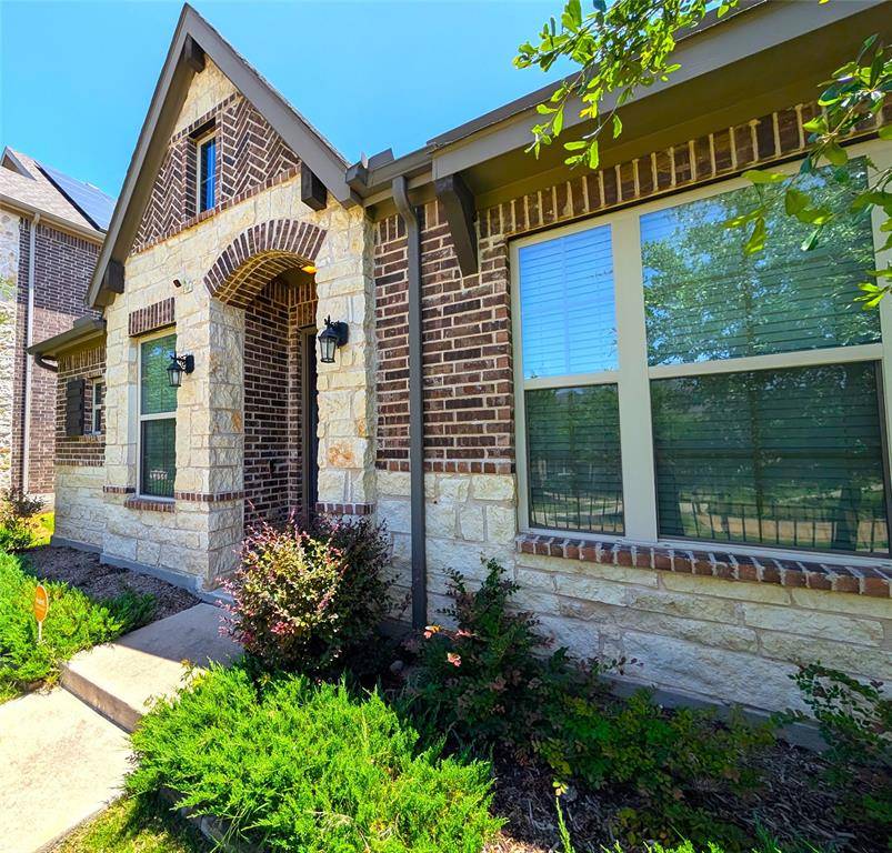 306 Park Drive, Euless, TX 76040