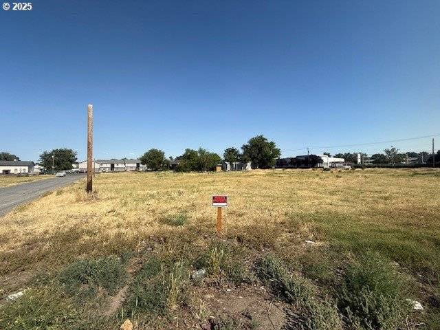 Hermiston, OR 97838,337 E HIGHLAND AVE