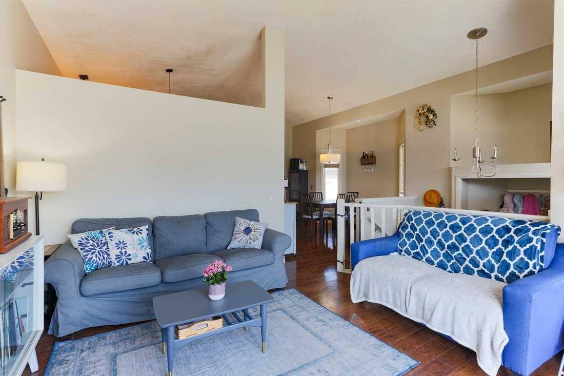 Airdrie, AB T4B 2J8,112 Woodside CIR Northwest
