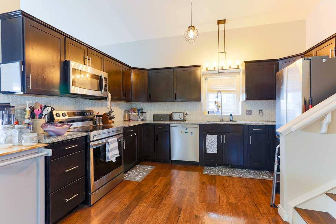 Airdrie, AB T4B 2J8,112 Woodside CIR Northwest