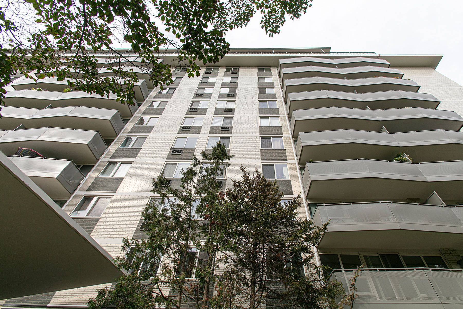 10 Shallmar BLVD #115, Toronto C04, ON M5N 1J4