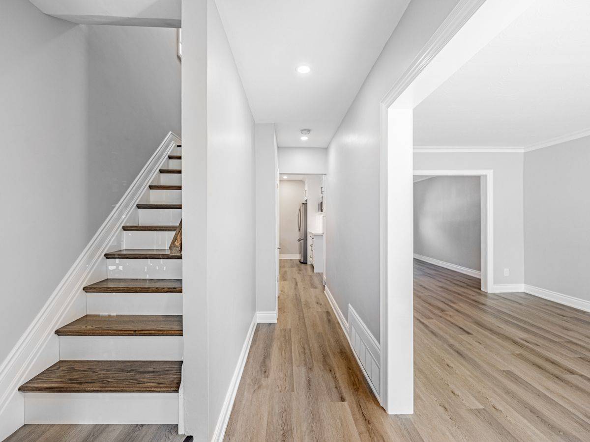 17 Magnolia AVE, Toronto E04, ON M1K 3K2