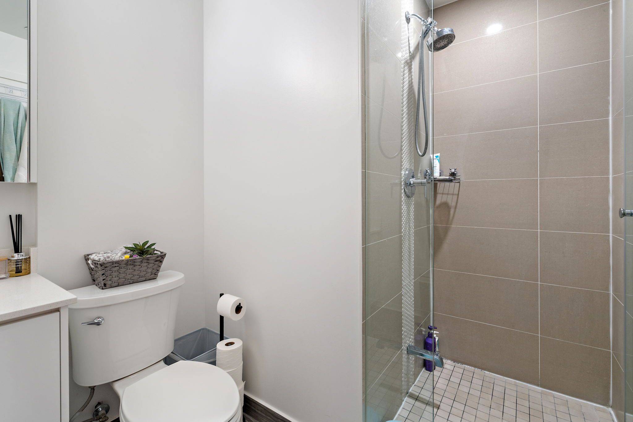 Richmond Hill, ON L4B 0H5,95 Oneida CRES #1704