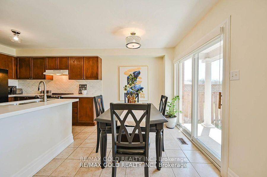 Brampton, ON L6R 2M9,8 Willow Park DR