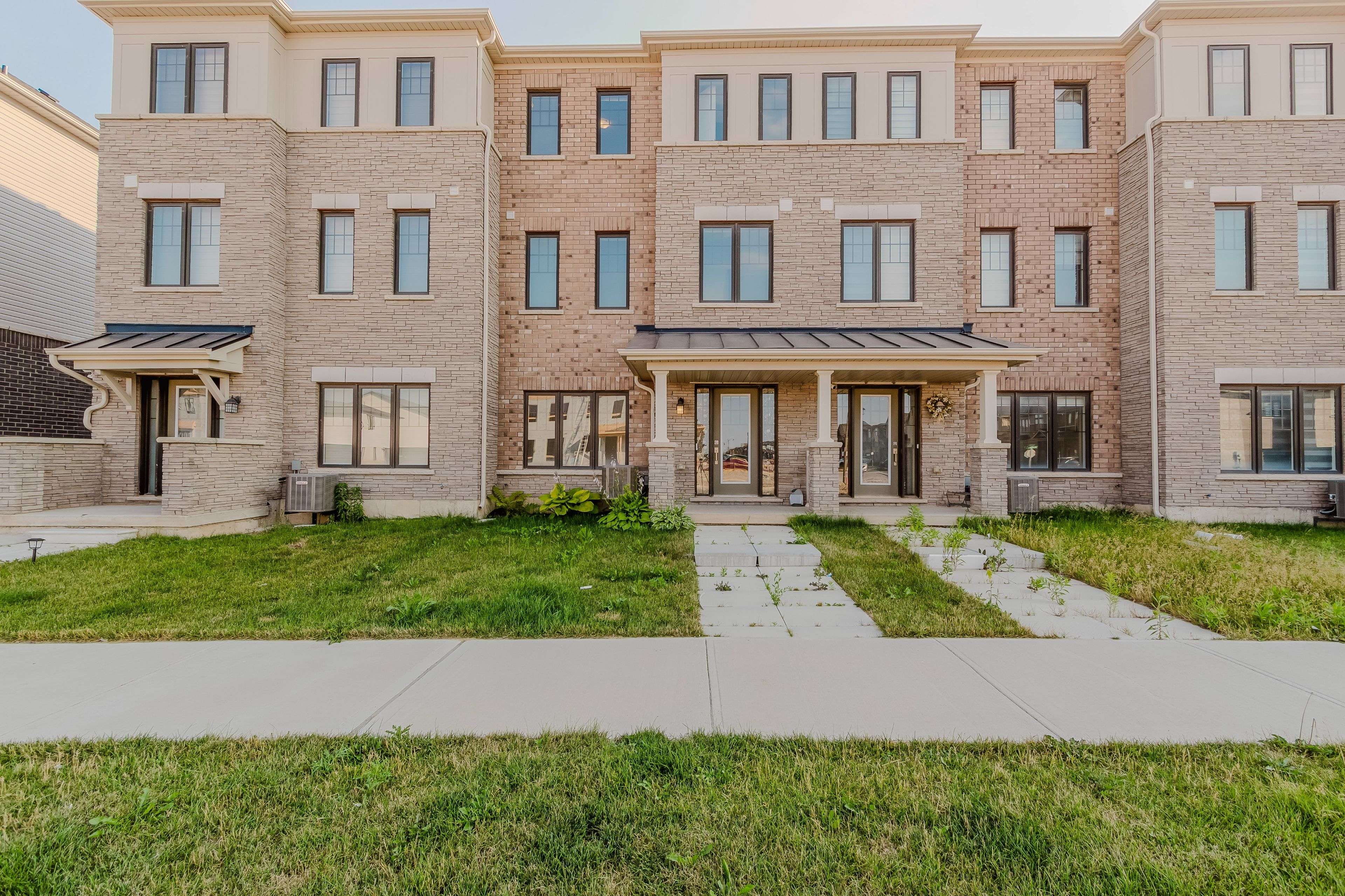 Brantford, ON N3T 0V7,20 Bee CRES