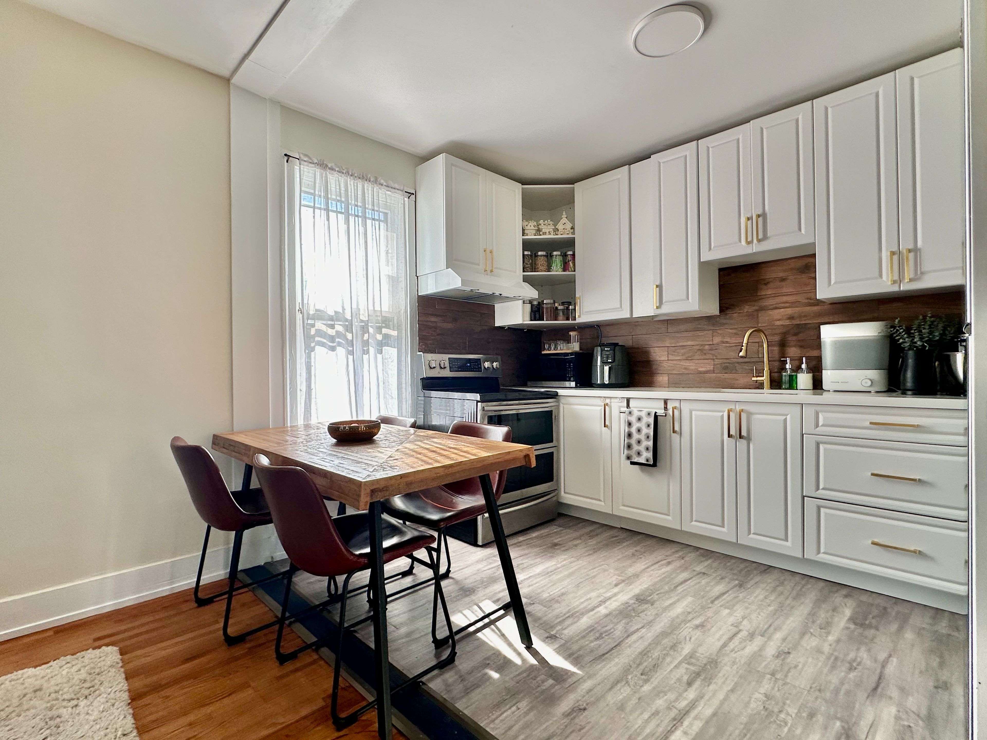4484 Huron ST #3, Niagara Falls, ON L2E 2H3