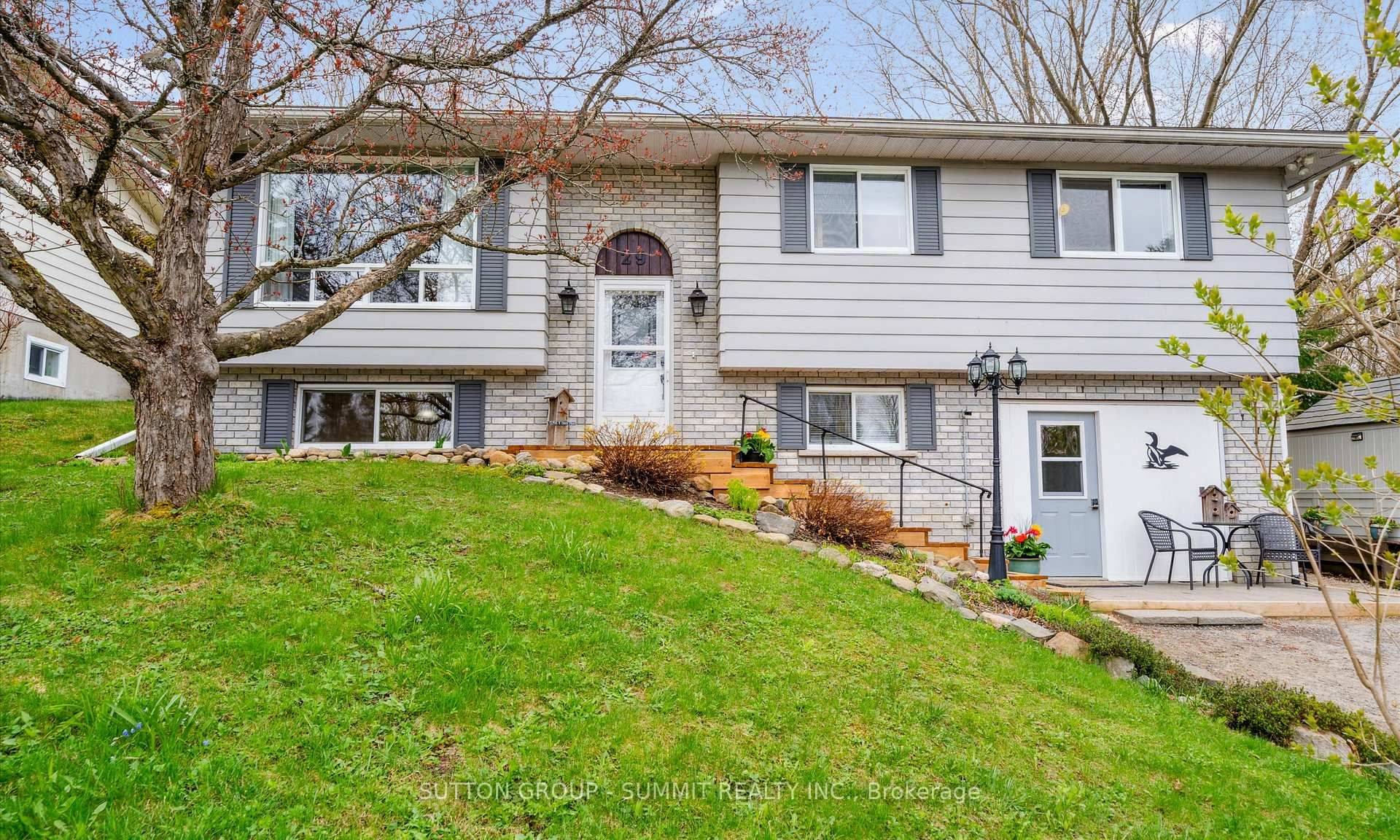 29 GEORGE ST, Huntsville, ON P1H 1T9