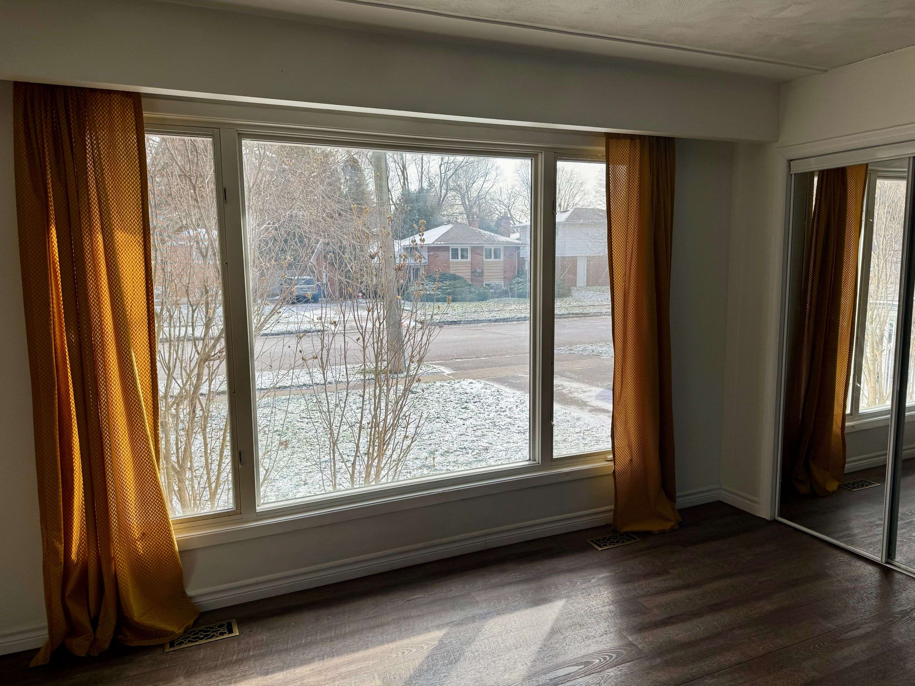 Guelph, ON N1H 1H3,95 Bailey AVE ## Main Level
