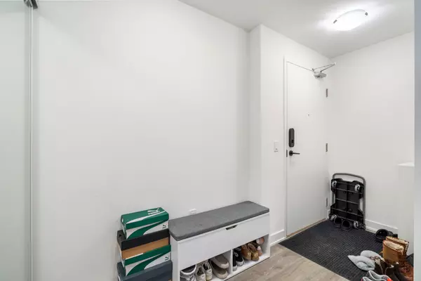 Richmond Hill, ON L4B 0H5,95 Oneida CRES #1704