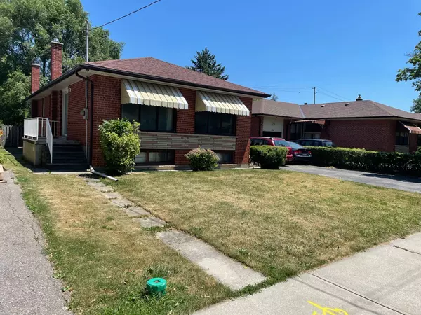 128 Sabrina DR #Main, Toronto W09, ON M9R 2K2