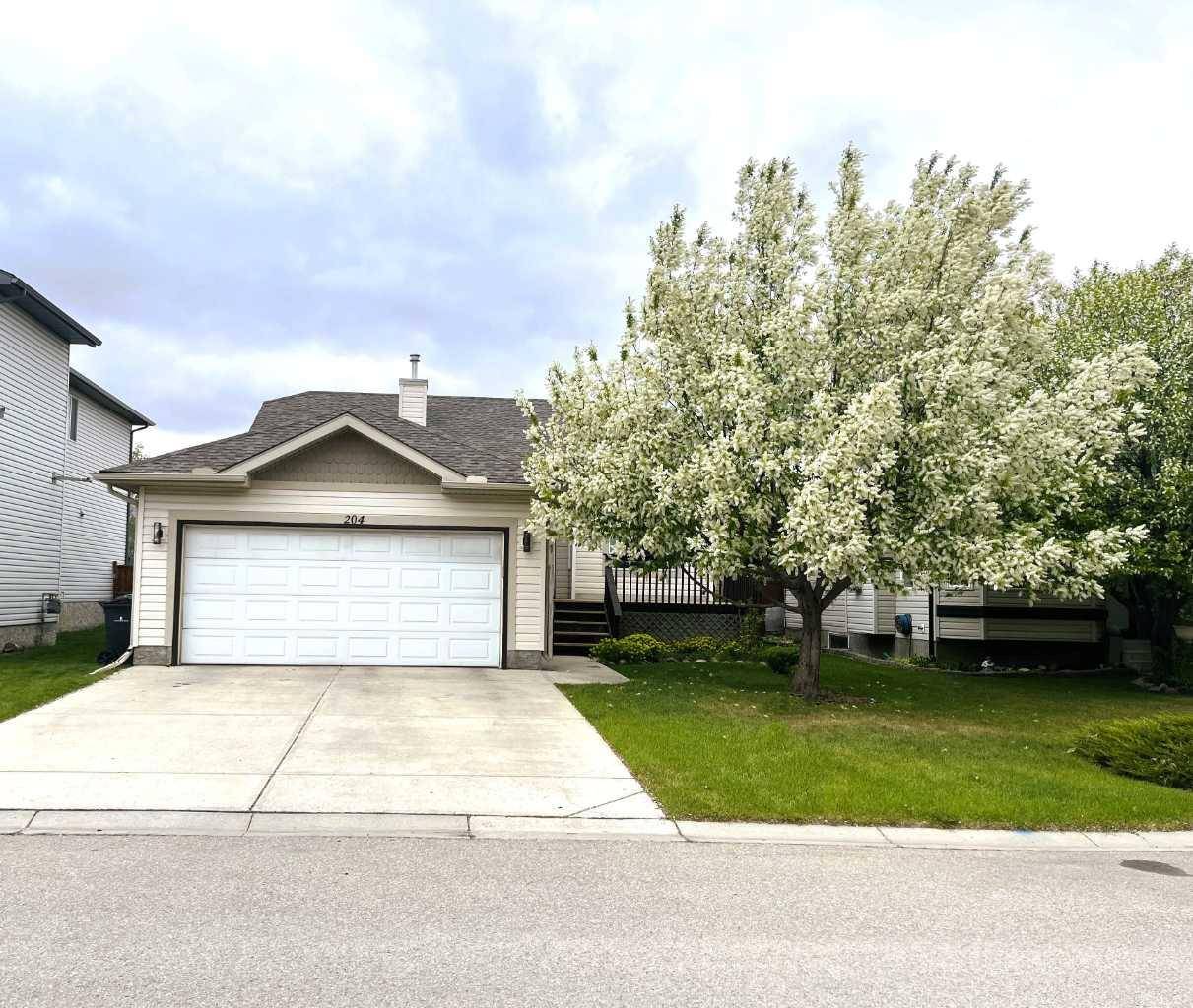 204 Lakeview SHRS, Chestermere, AB T1X1H6