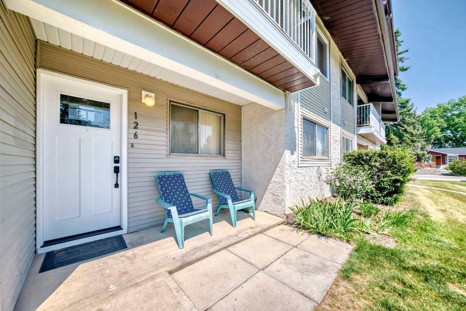 Calgary, AB T2W 3E5,200 Brookpark DR SW #126