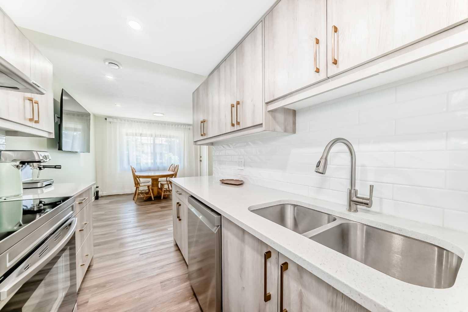 Calgary, AB T2W 3E5,200 Brookpark DR SW #126
