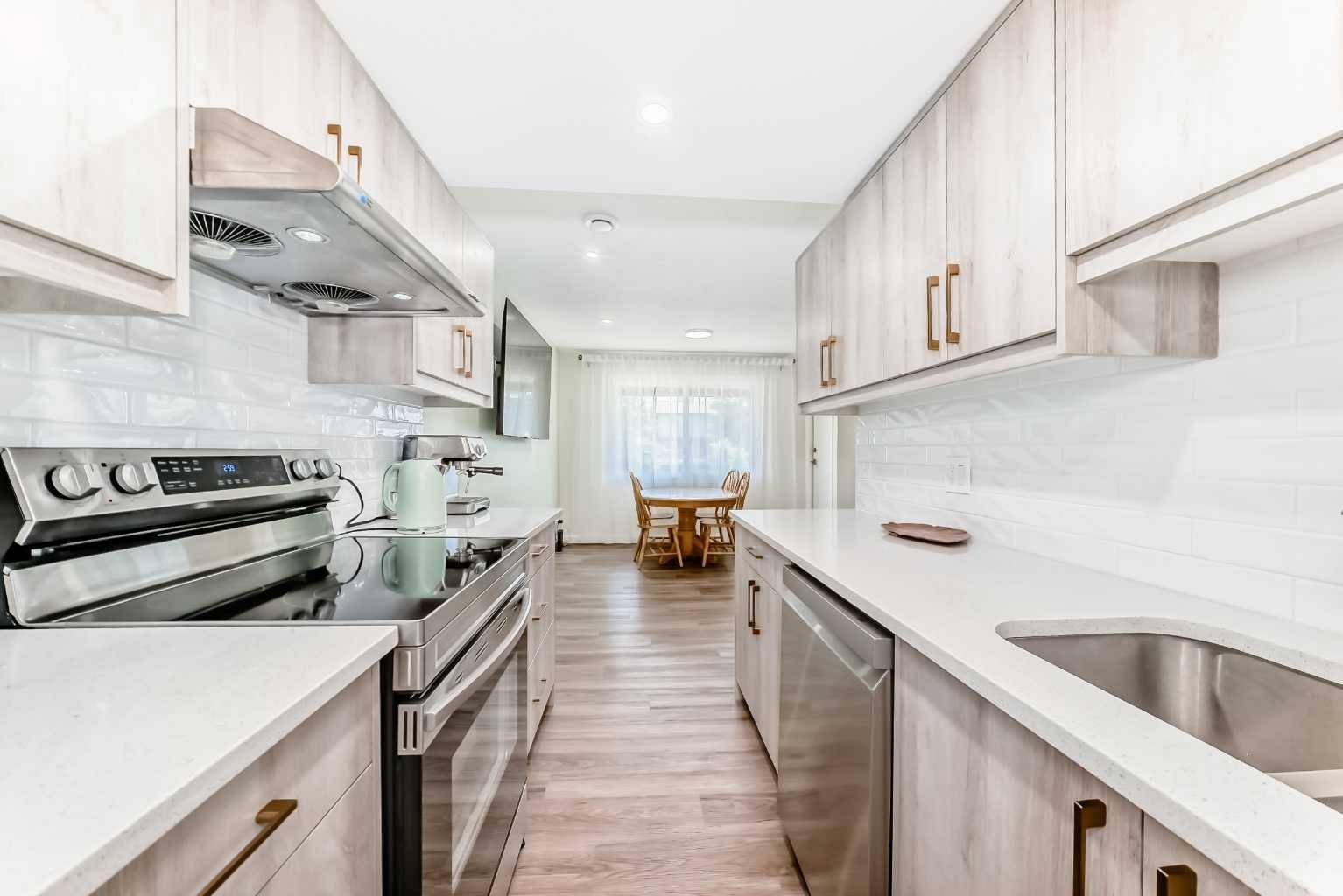 Calgary, AB T2W 3E5,200 Brookpark DR SW #126