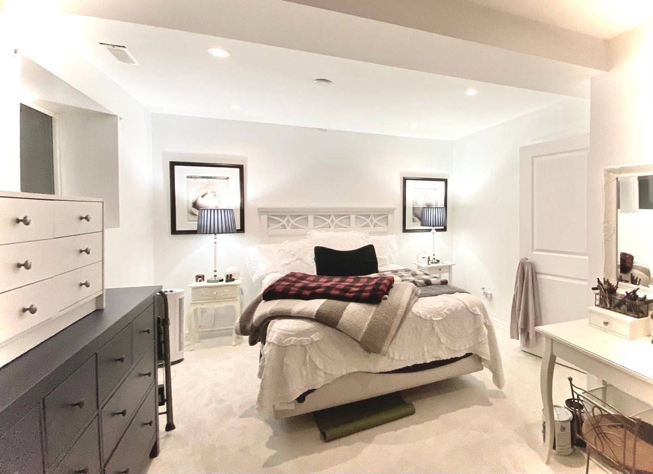 Pickering, ON L1W 1B3,706 Annland ST