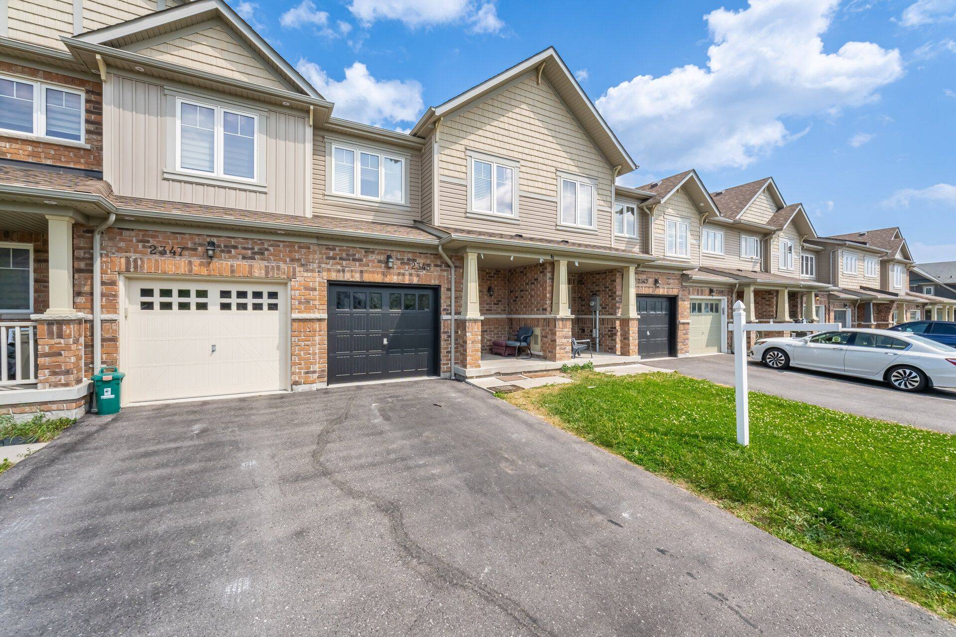 Oshawa, ON L1L 0C1,2345 Steeplechase ST