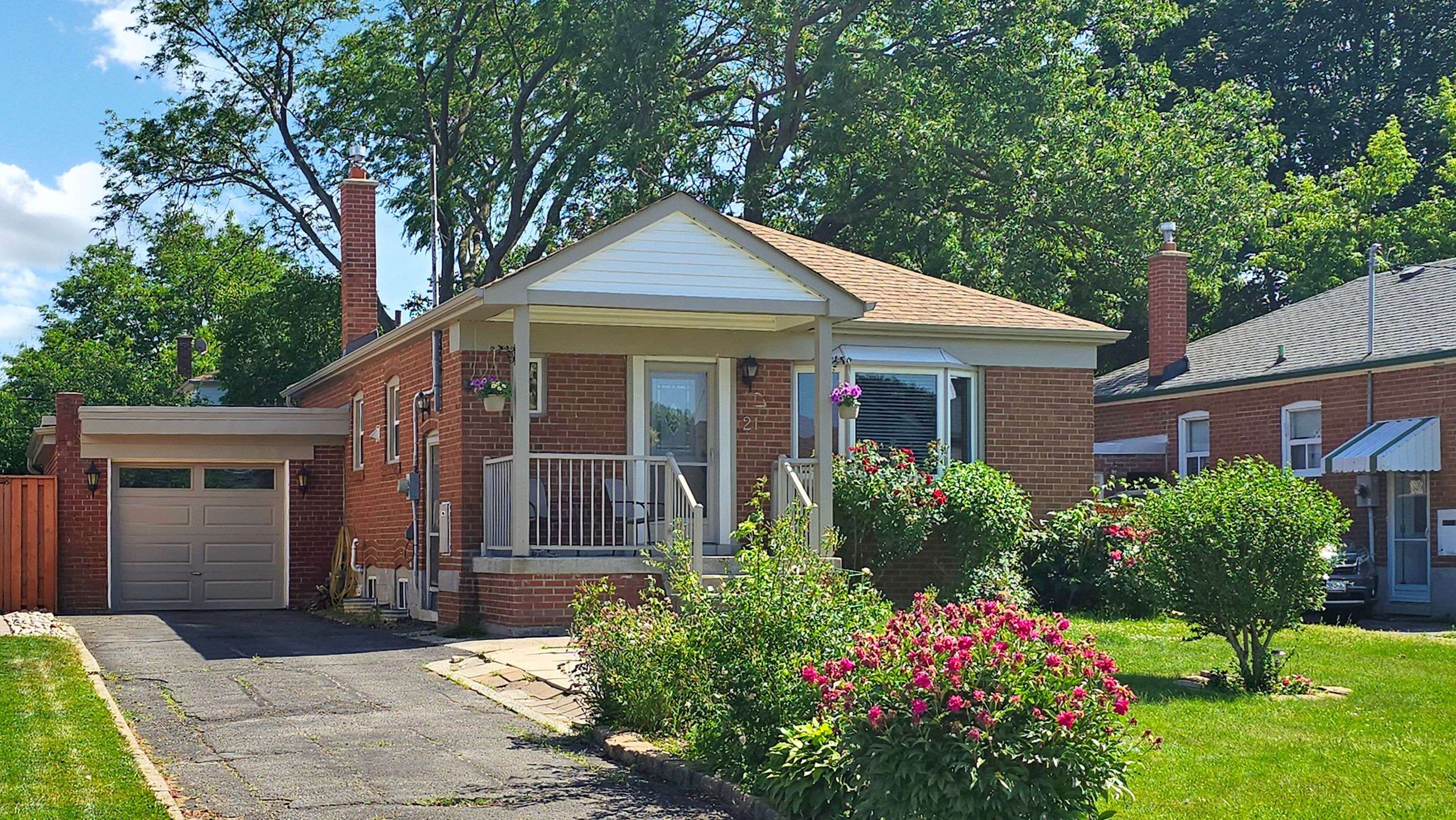 Toronto E04, ON M1R 3N5,21 Orlando BLVD