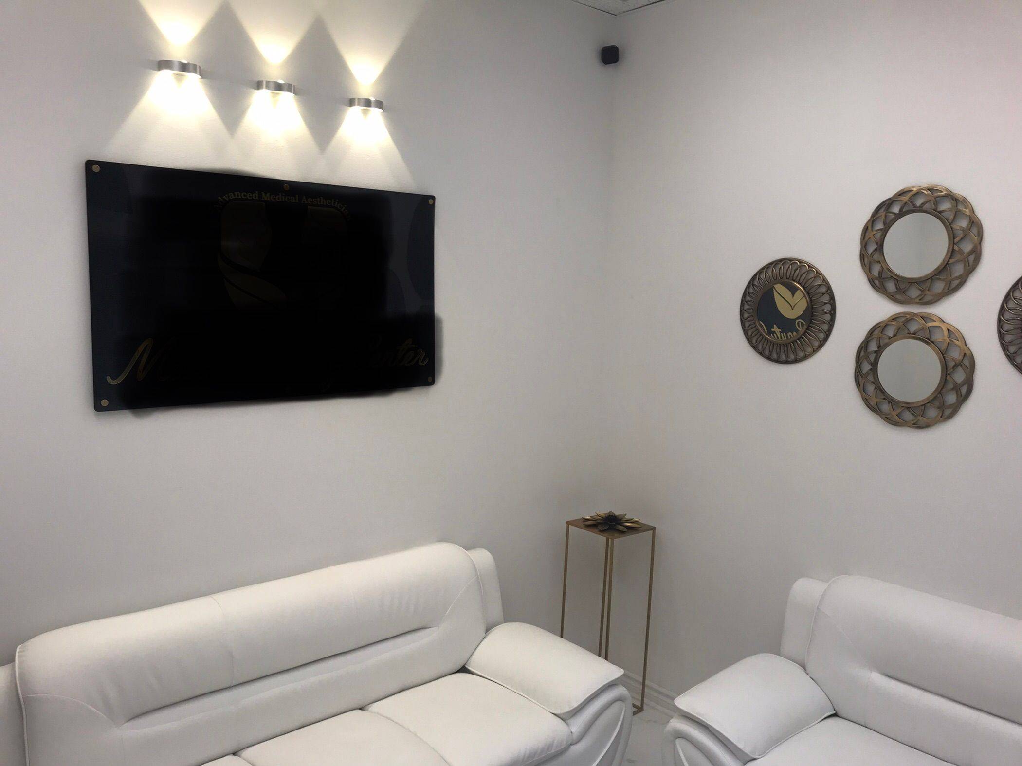 Richmond Hill, ON L4C 1T6,10168 Yonge ST #204