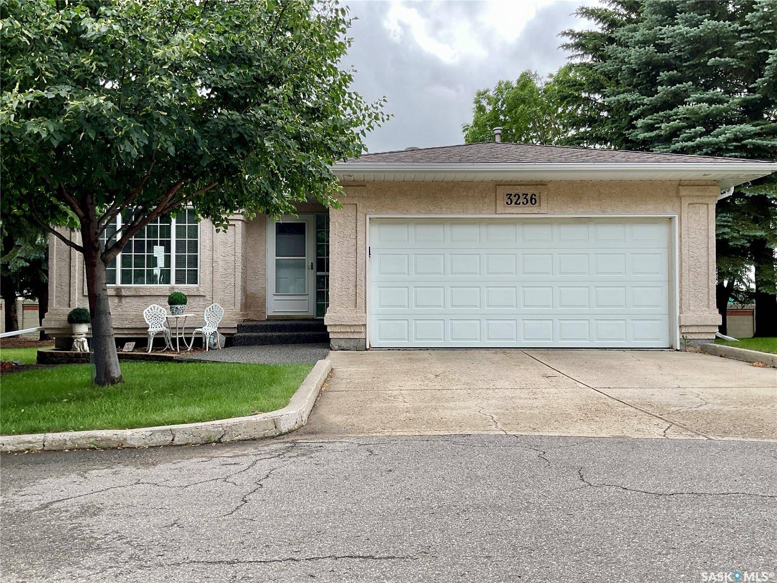 3236 Renfrew CRESCENT E, Regina, SK S4V 2W5