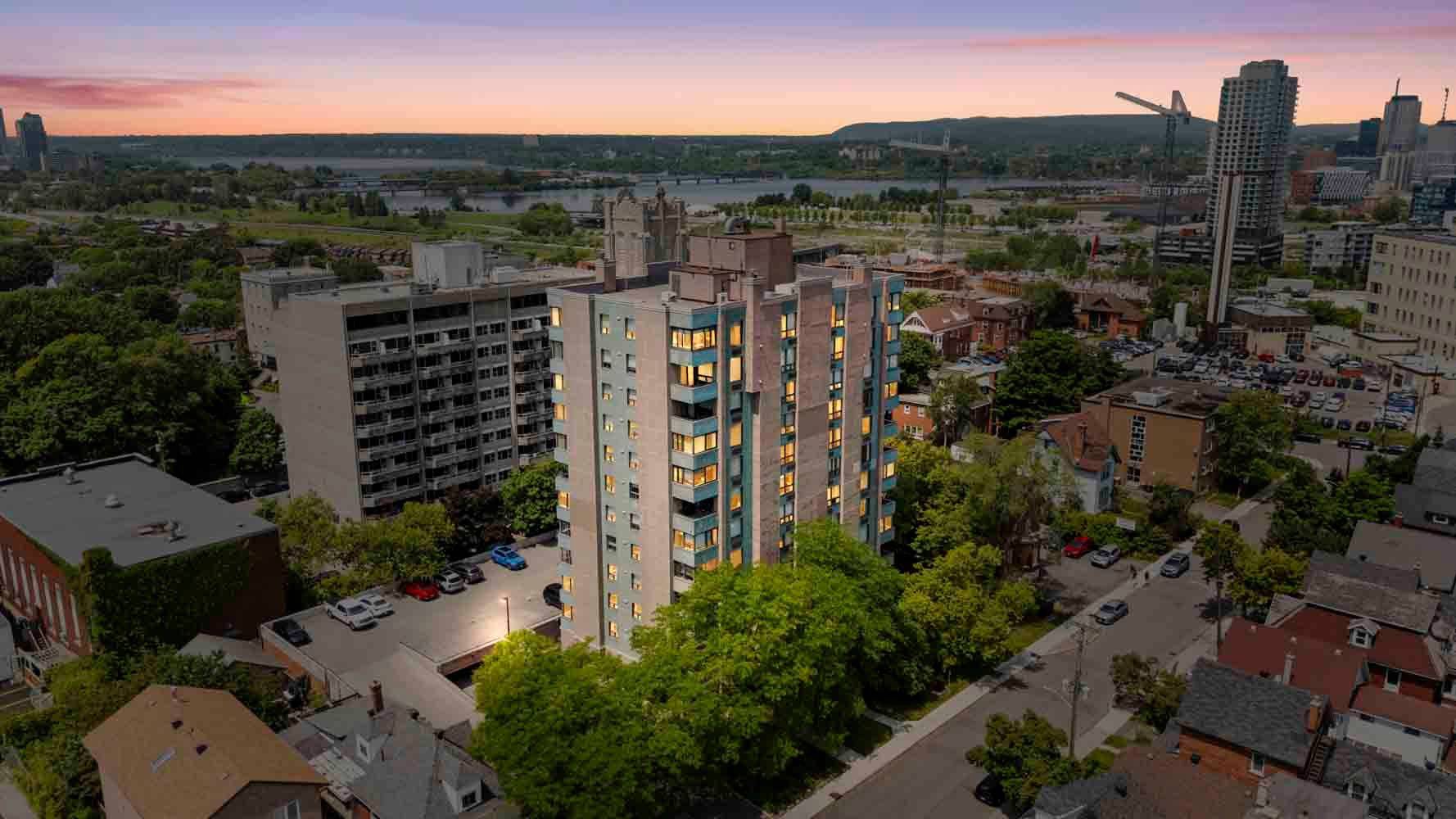 West Centre Town, ON K1R 7T5,40 ARTHUR ST #804