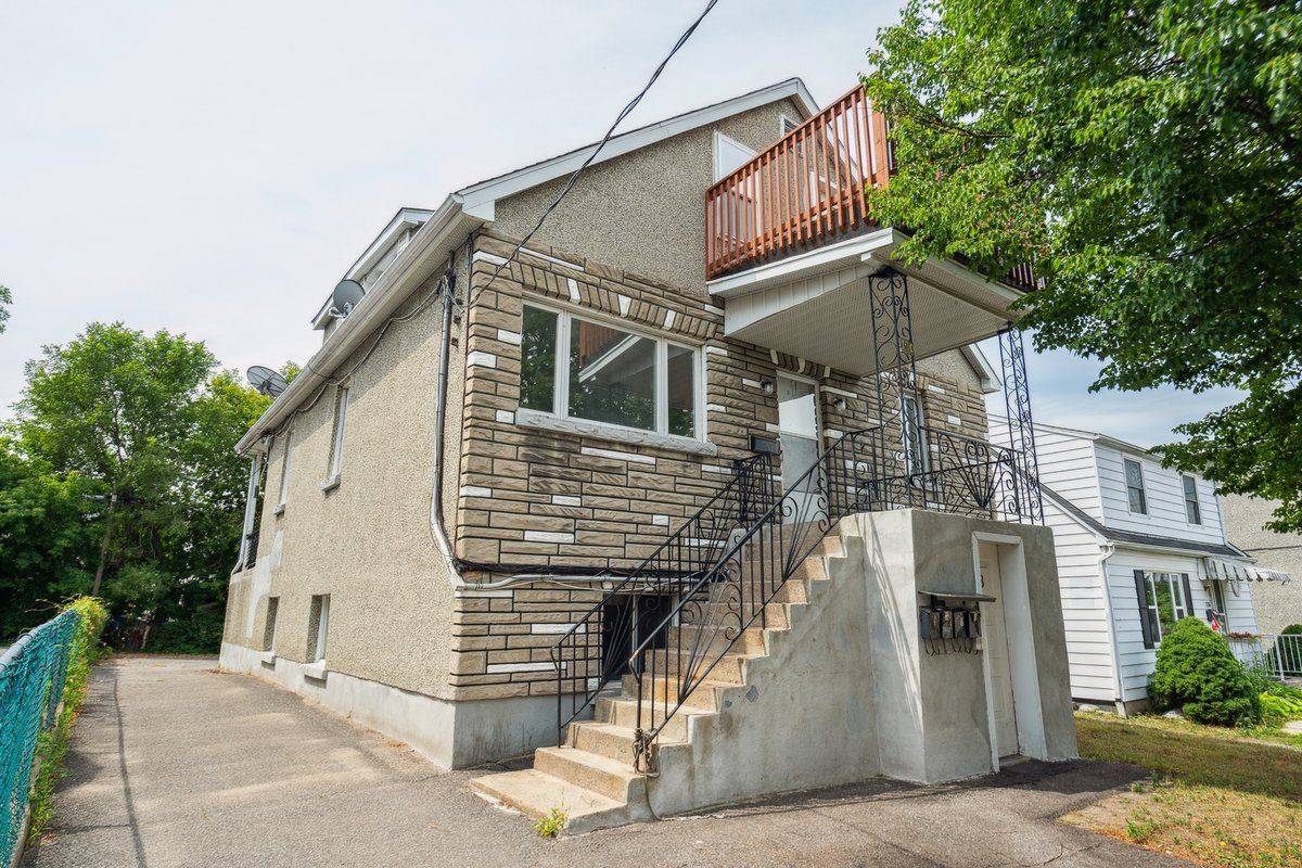 Vanier And Kingsview Park, ON K1L 5J8,120 MARQUETTE AVE #3