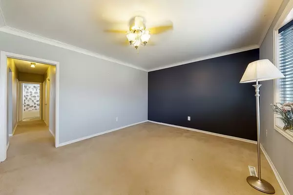 Toronto E04, ON M1R 3N5,21 Orlando BLVD