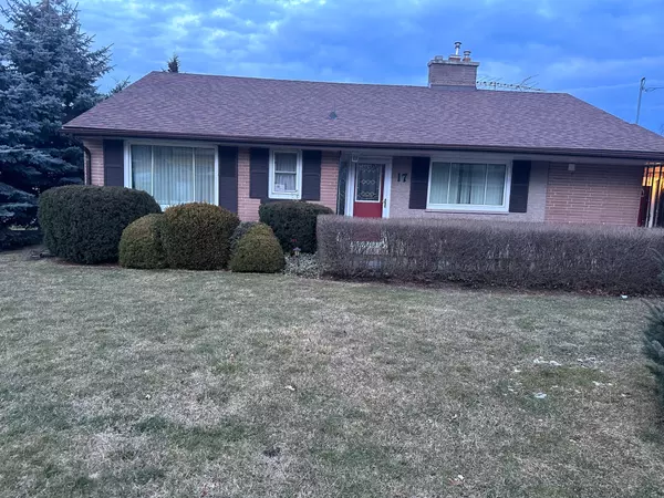 17 Sora DR #Main, Mississauga, ON L5M 1B3
