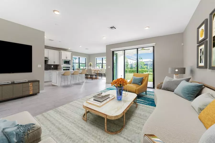 4412 S Silverwood Ln, Fort Lauderdale, FL 33309