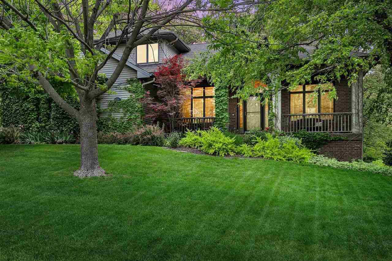830 Highland Park Ave, Coralville, IA 52241