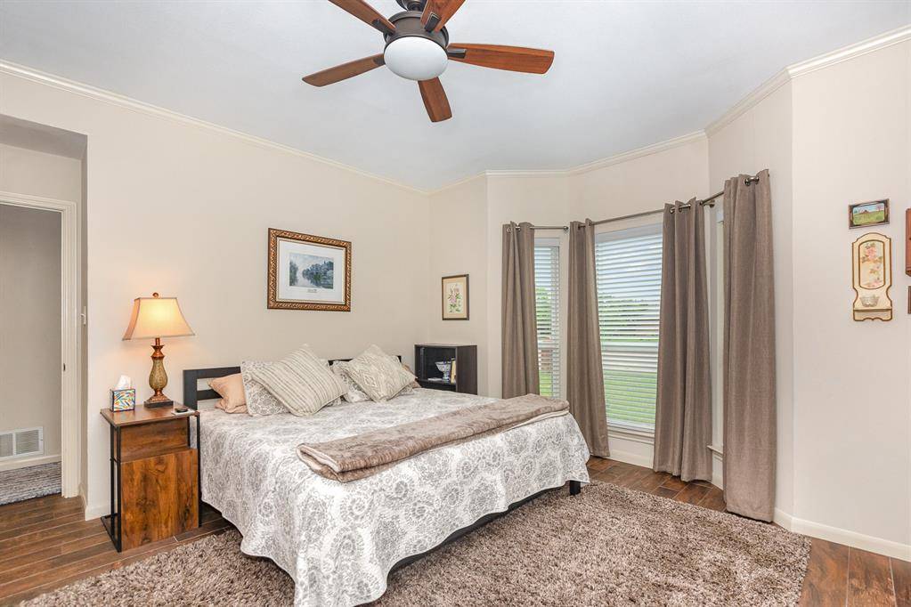 Carrollton, TX 75007,1303 Laura Lane