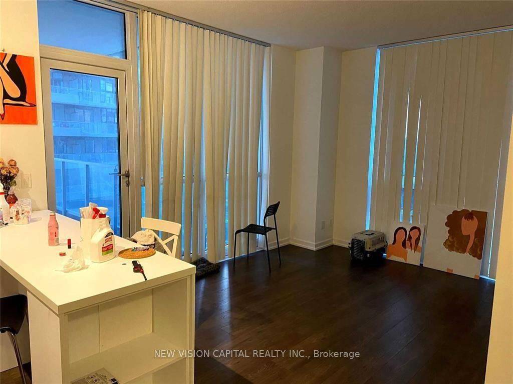 Toronto C15, ON M2J 1M6,56 Forest Manor RD #604
