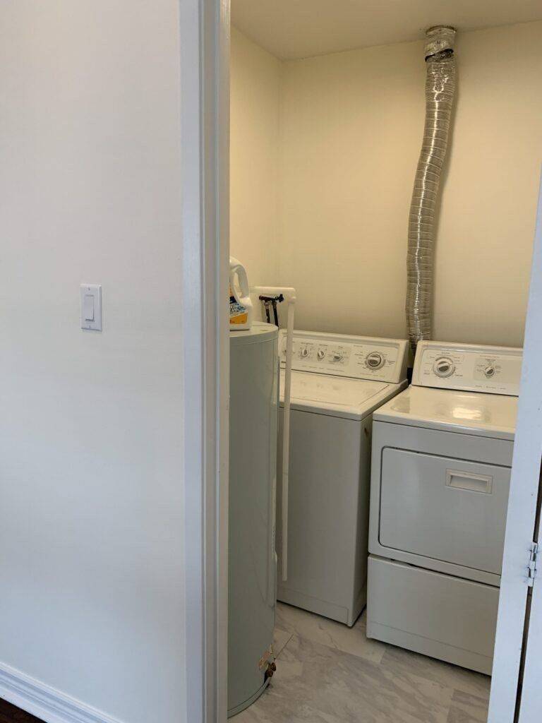Mississauga, ON L5M 1L3,206 Queen ST S