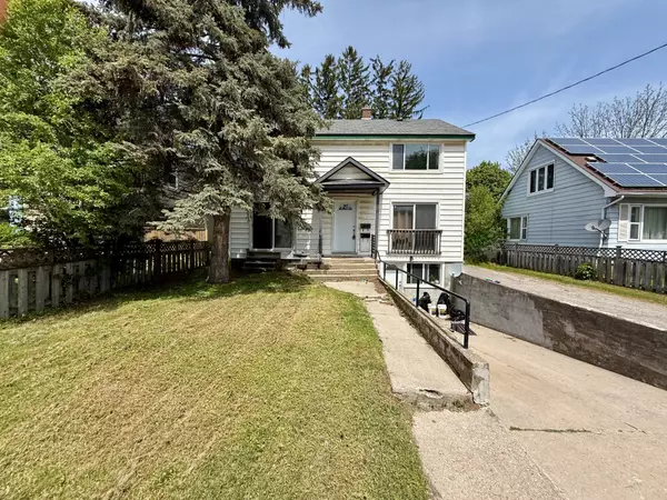 16 Dufferin ST, Barrie, ON L4N 2J7