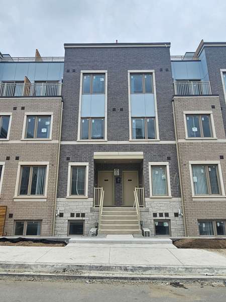 130 Honeycrisp CRES #TH 310, Vaughan, ON L4K 0N7