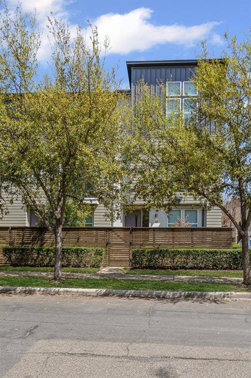 Dallas, TX 75219,4211 Rawlins Street #97