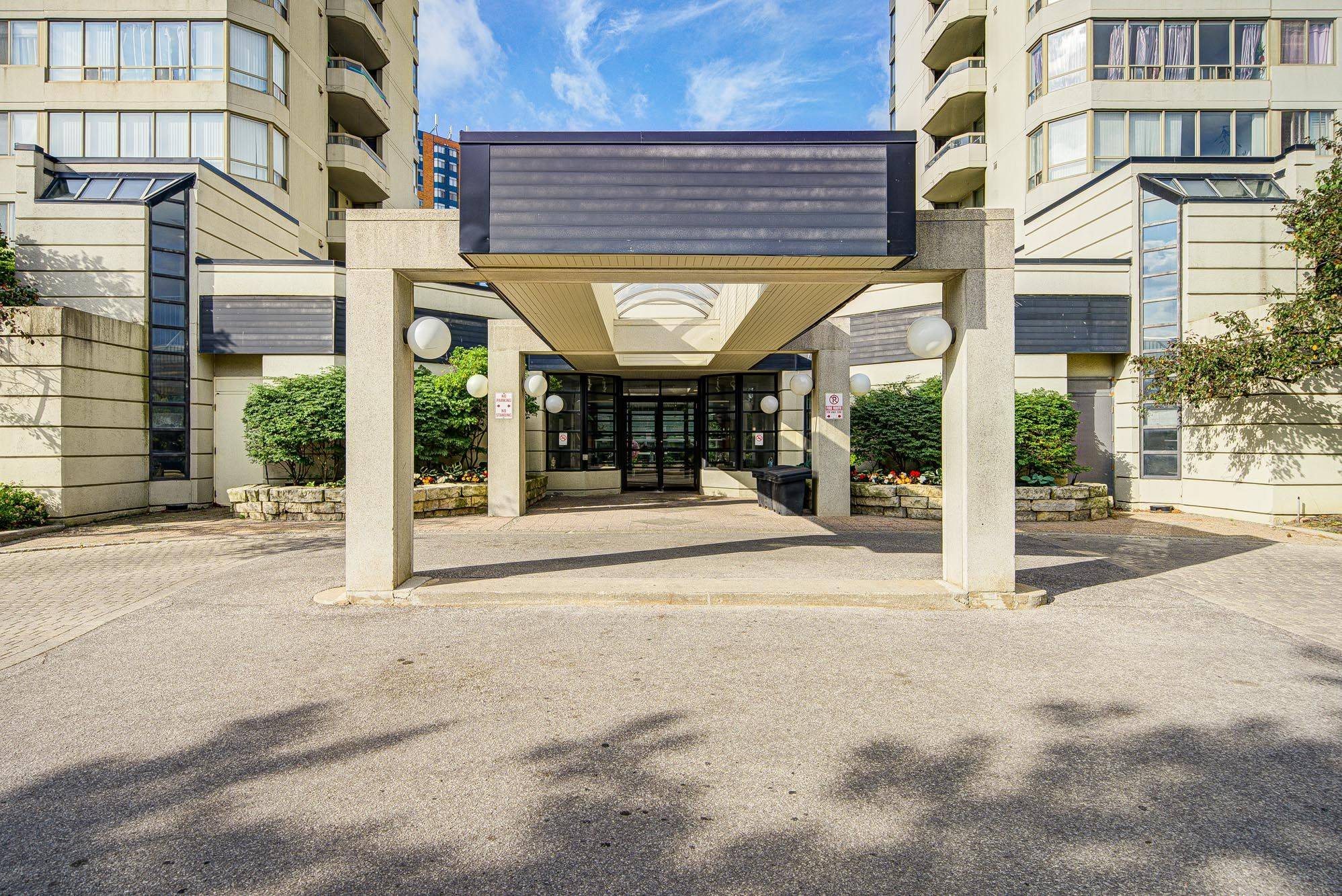 Toronto E07, ON M1V 4X7,160 Alton Towers CIR #1705