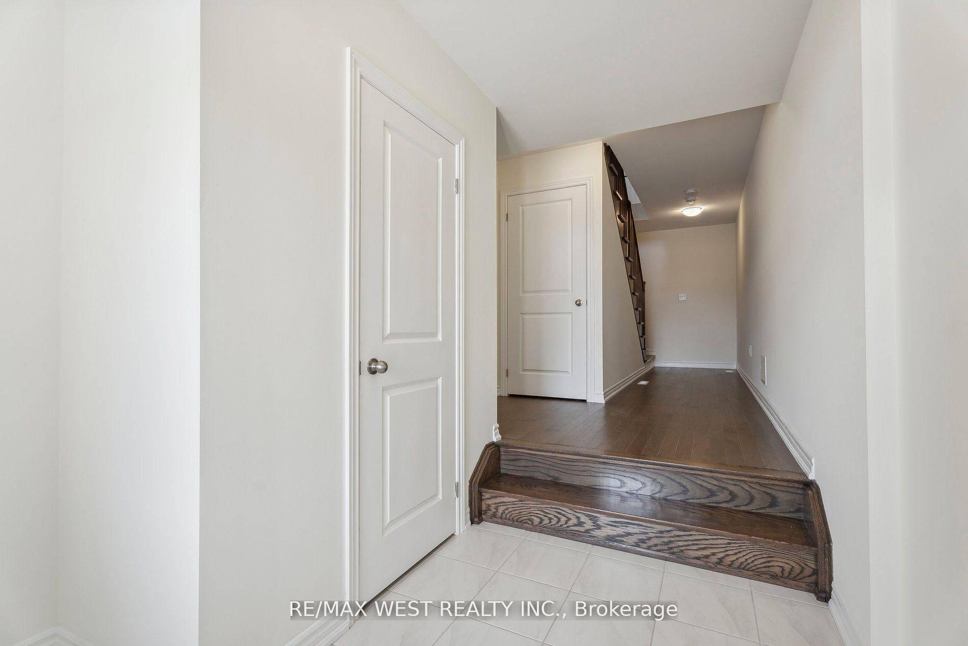 Aurora, ON L4G 4A9,149 Blick CRES