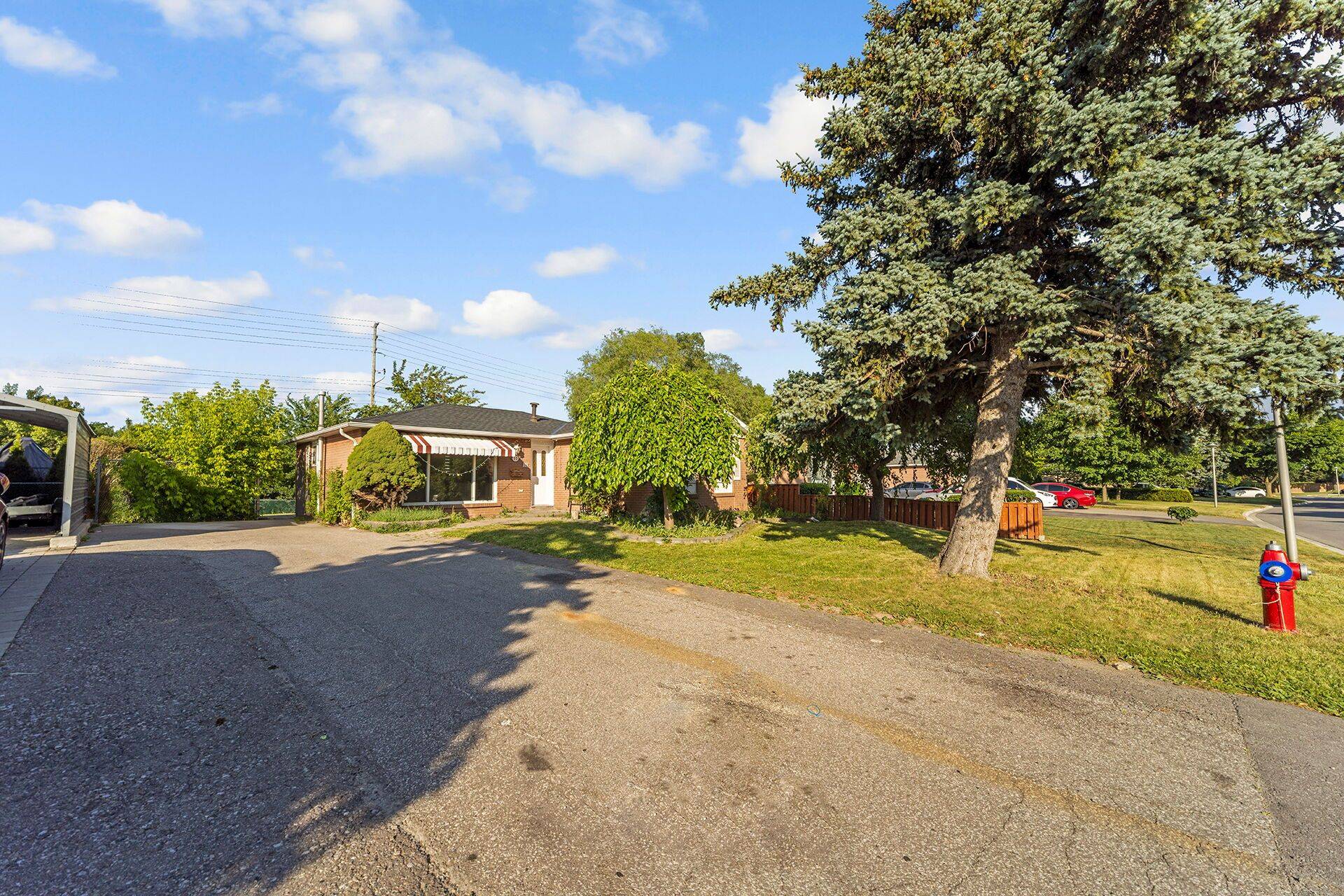 Brampton, ON L6T 3P4,52 Flavian CRES