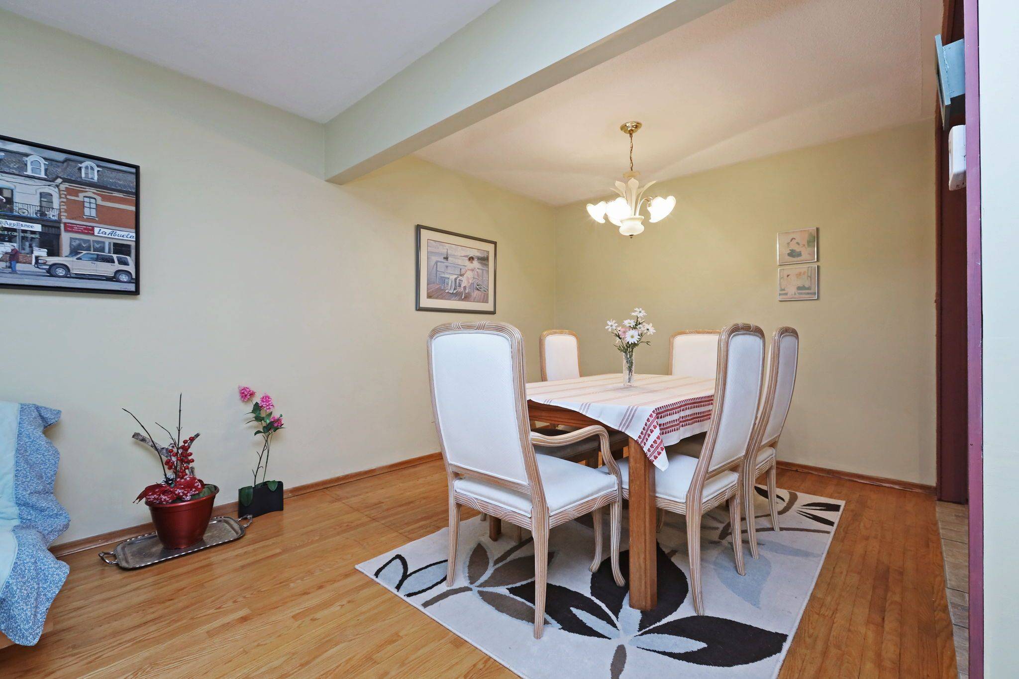 Mississauga, ON L4X 1W8,1577 Otterby RD
