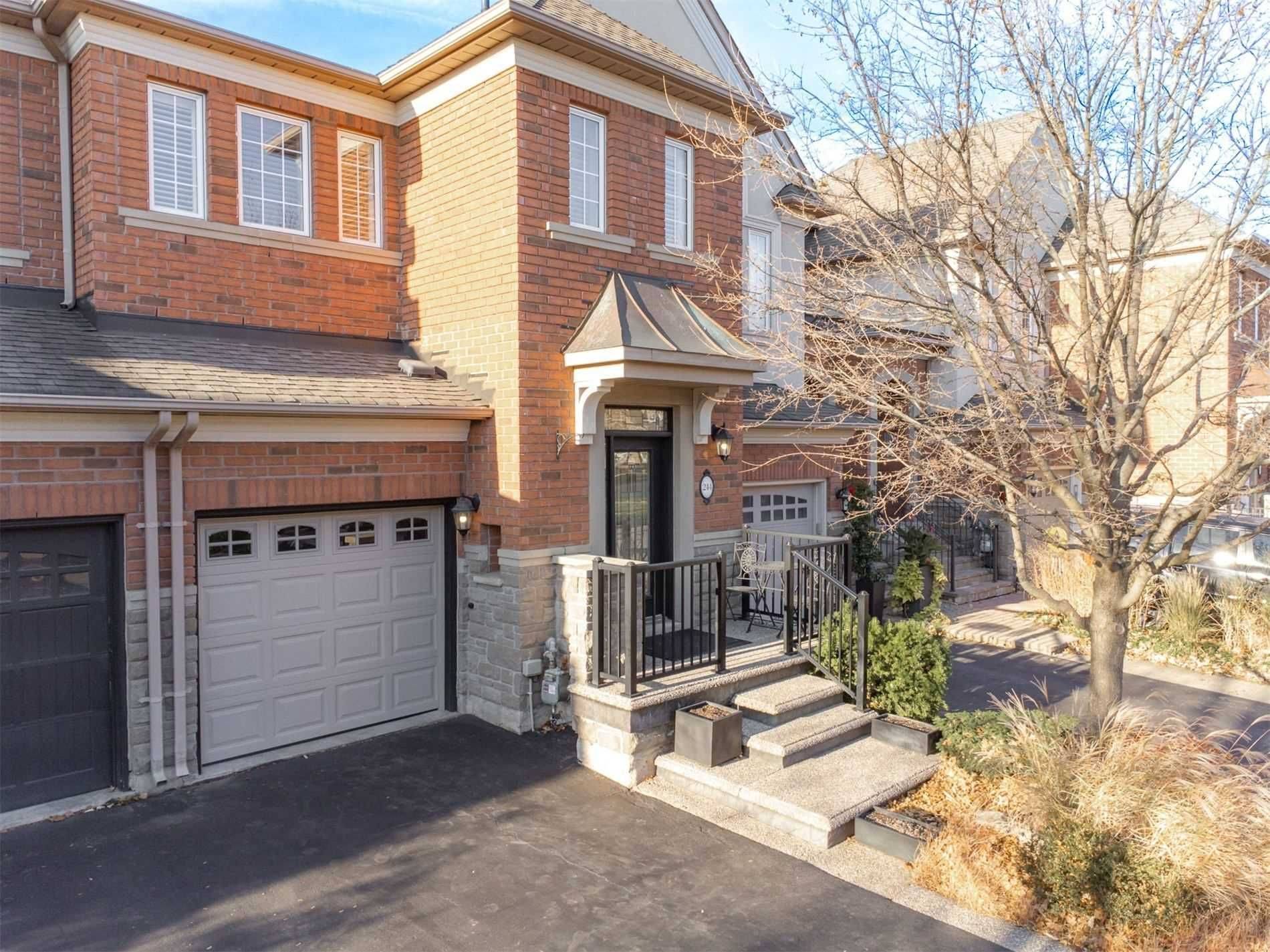 Oakville, ON L6L 6T7,244 Tawny CRES