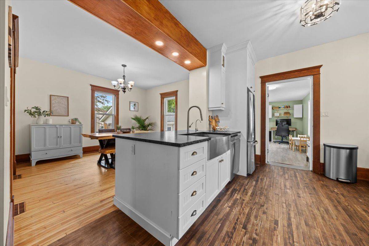 North Dundas, ON K0C 2K0,485 Victoria ST