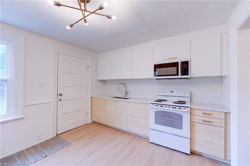 Brant, ON N3S 3W6,174 Darling ST