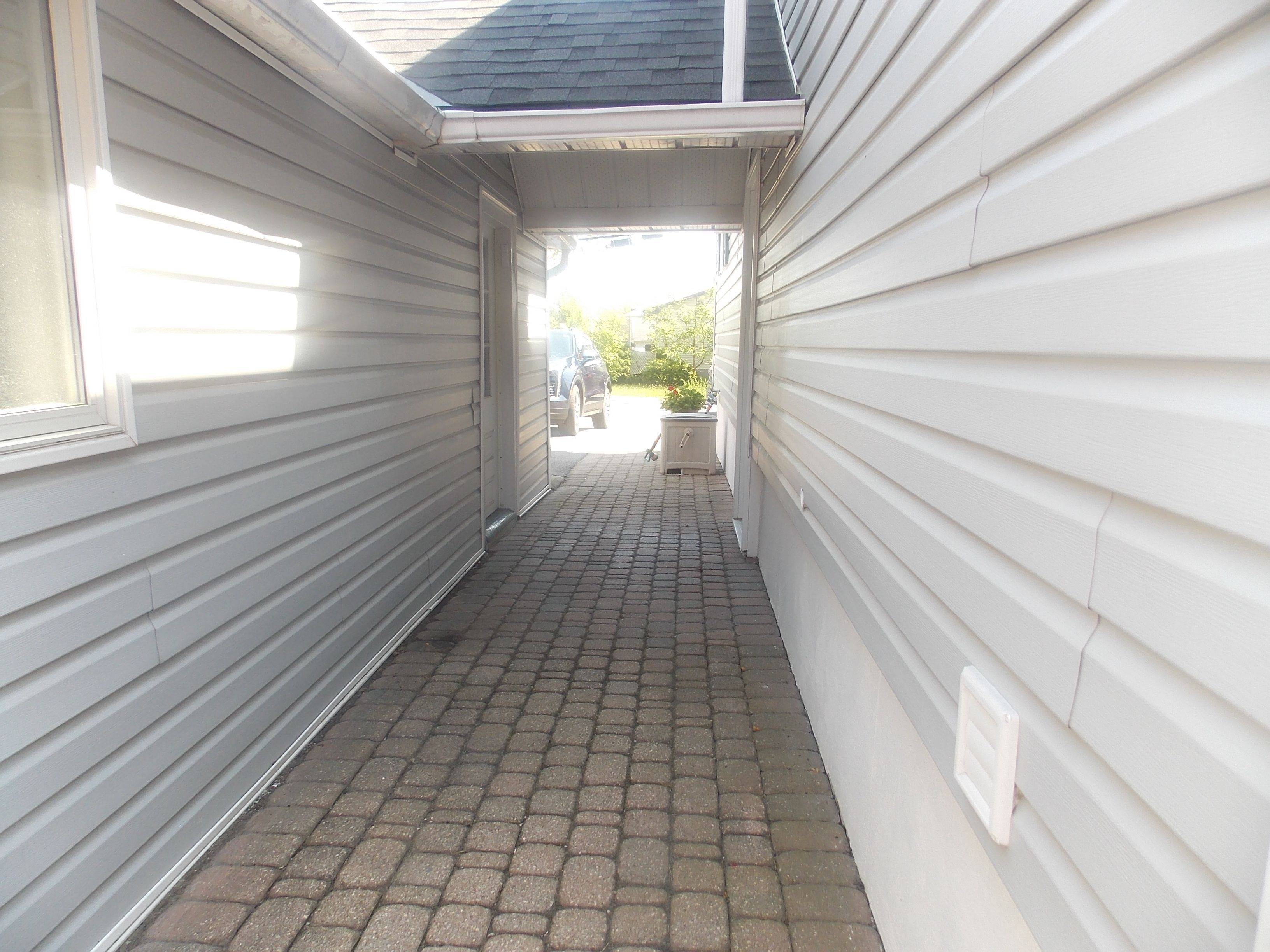 Belleville, ON K8P 2J3,70 Donald ST E