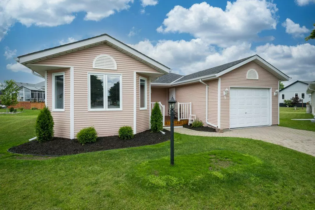 Prince Edward County, ON K0K 3L0,9 Quaker CT