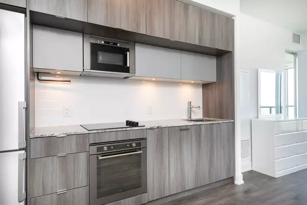 Toronto C08, ON M4W 0B3,585 Bloor ST E #2724