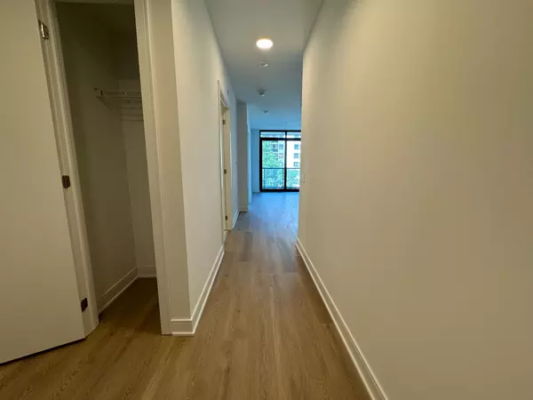 86 Dundas ST #414, Mississauga, ON L5A 1W4