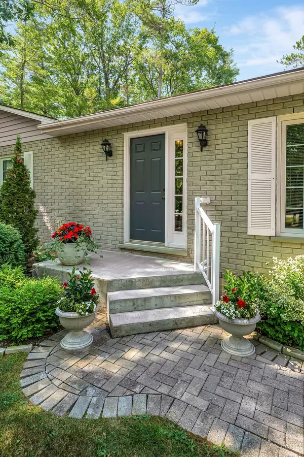 Kawartha Lakes, ON K0M 1N0,68 Sandy Point RD