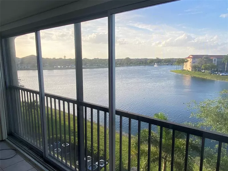 12950 SW 13th St #D-214, Hollywood, FL 33027