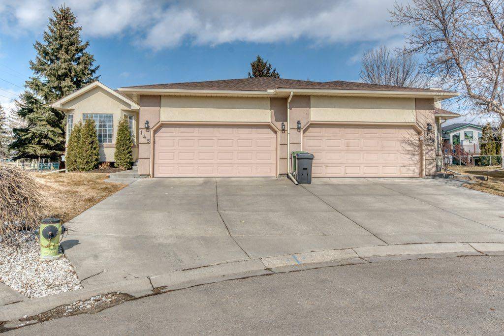 Chestermere, AB T1X 1C4,145 Lakeside Greens PL