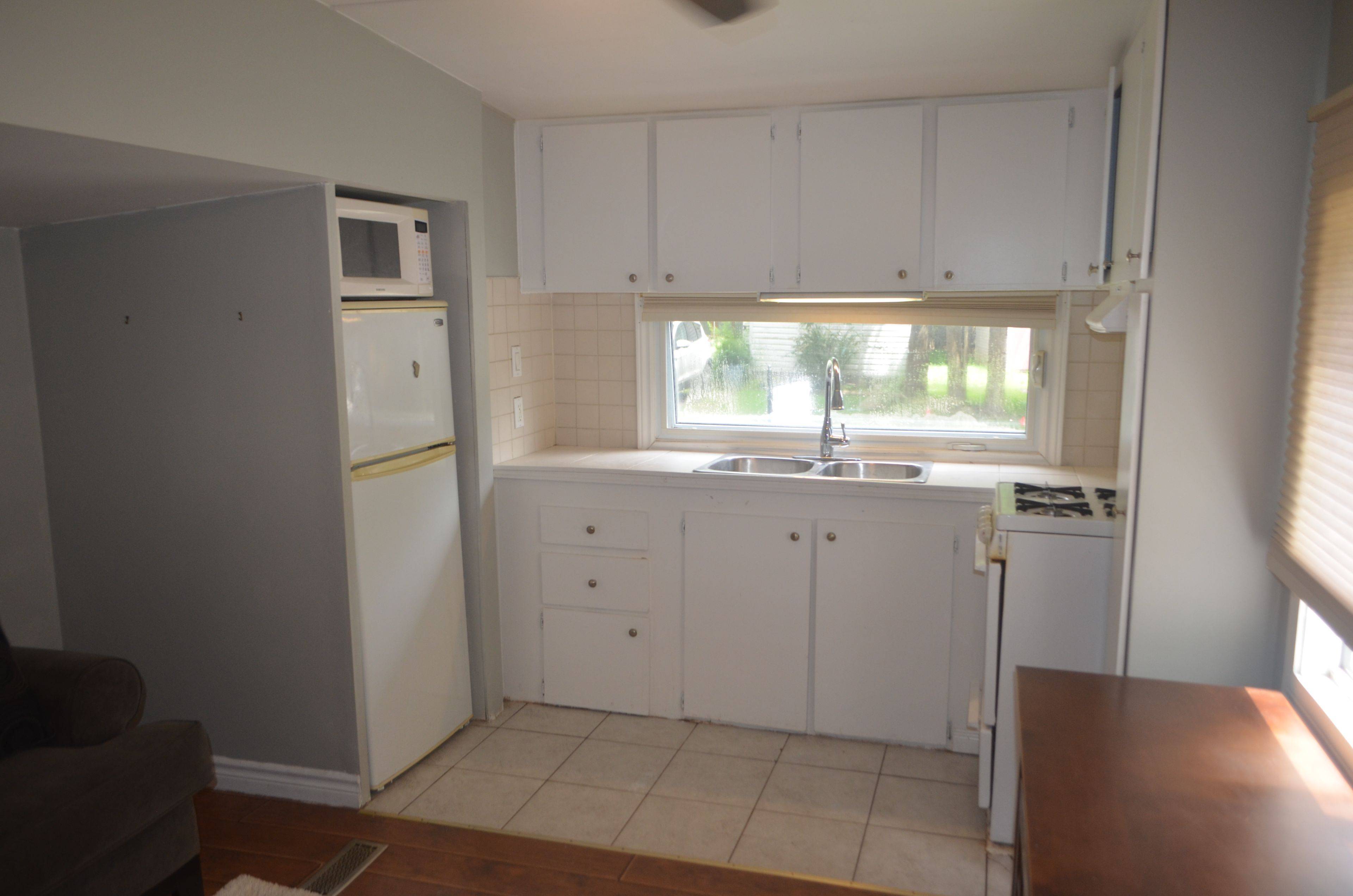 Clarington, ON L1B 1K7,623 King AVE E #18